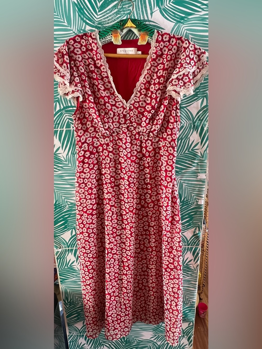 Exquise V-Neck Flutter Sleeve Midi Dress w/ red & white floral print Lace Trim M